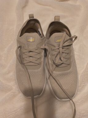 Womens Lightweight Knit Sneakers in Beige